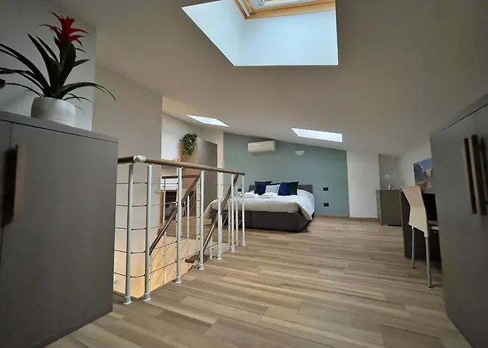 Lejlighed Chic Apt Near Piazza Duomo, Milan *